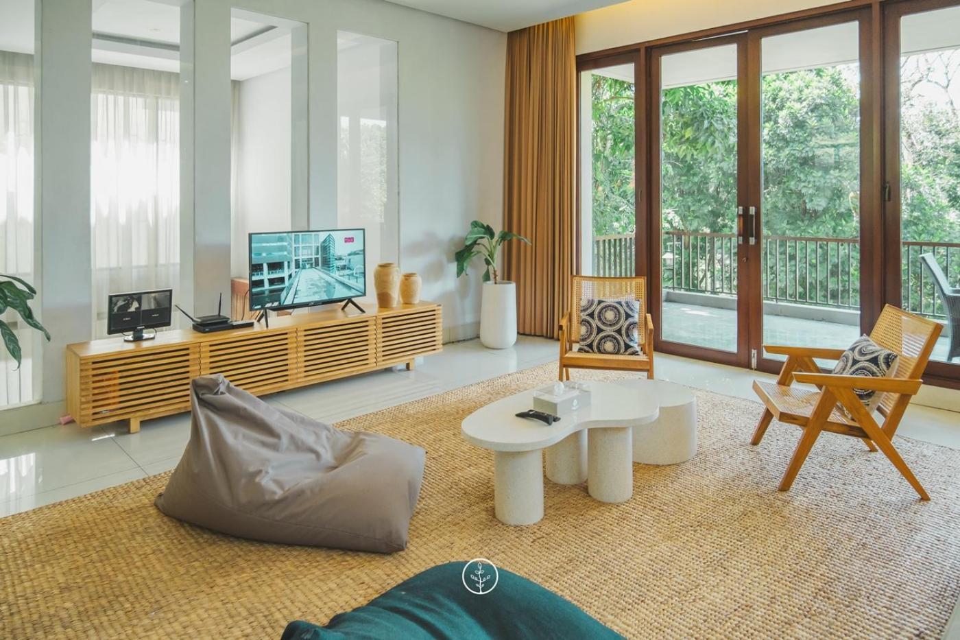 Villa Jasmine Cozy 3 Bedrooms With A Private Swimming Pool Jakarta